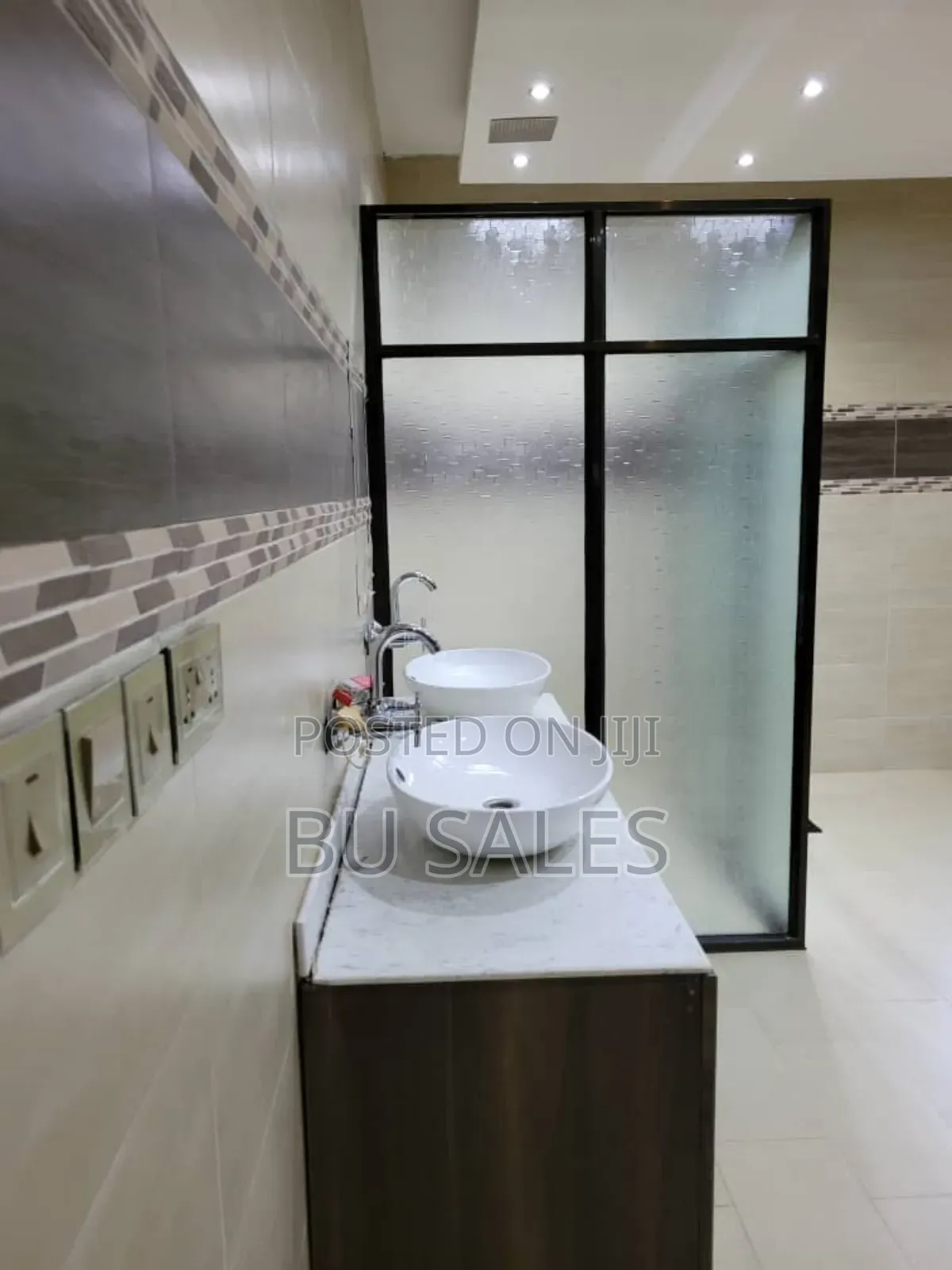 Furnished 5bdrm Mansion in Central Division for sale