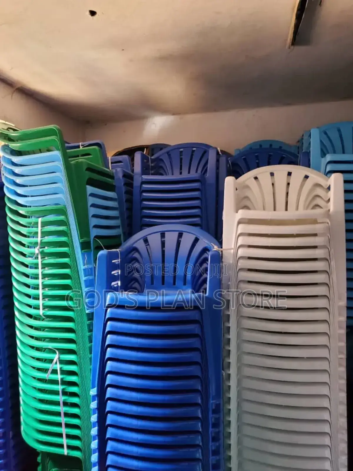 Any Color Armed Plastic Chairs