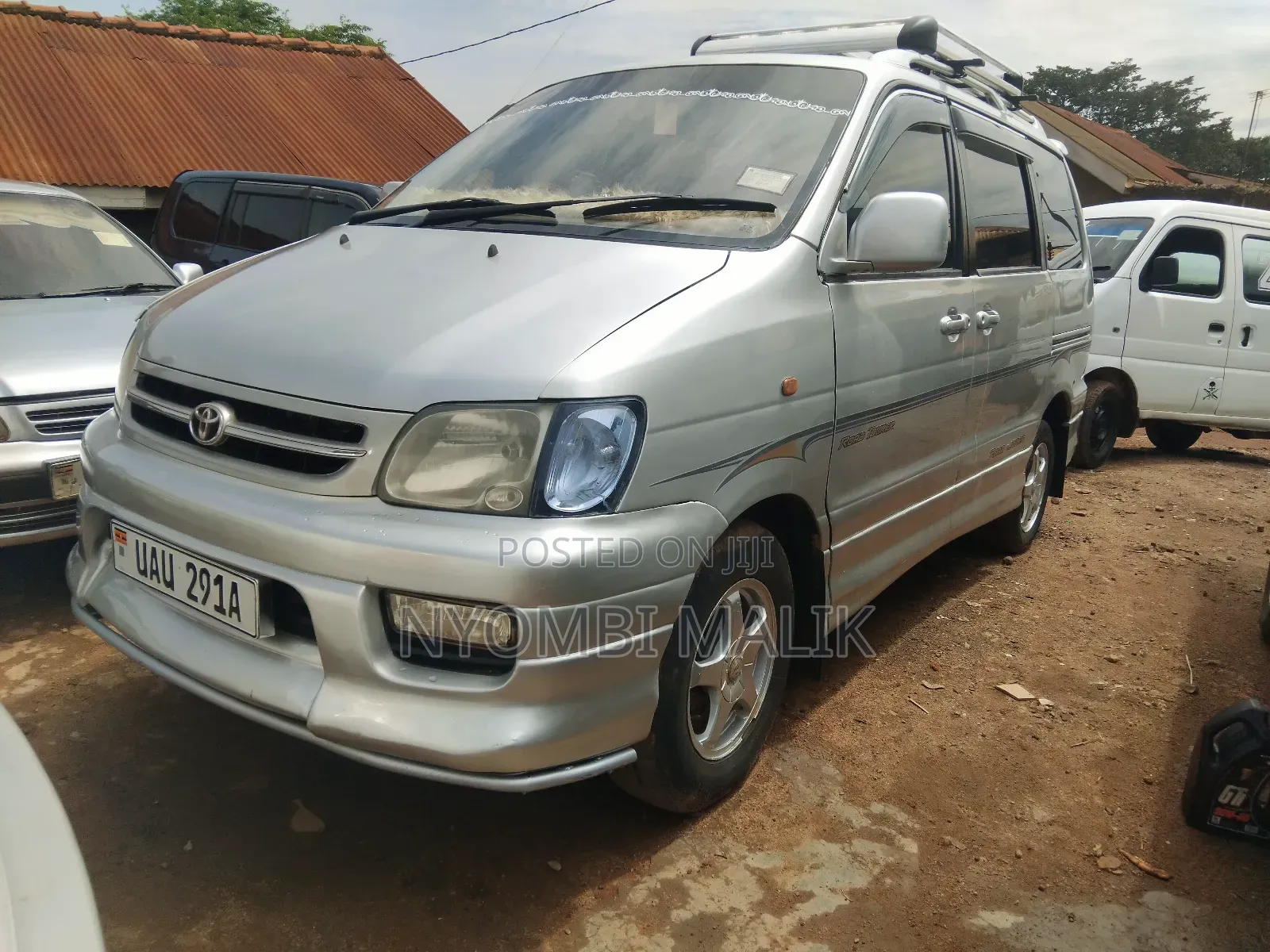 Toyota Noah 2002 Silver