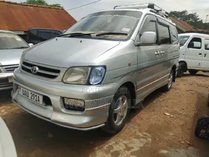 Toyota Noah 2002 Silver