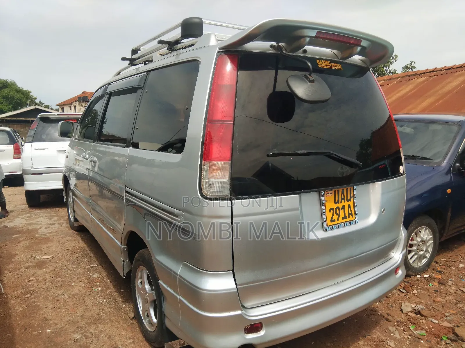 Toyota Noah 2002 Silver
