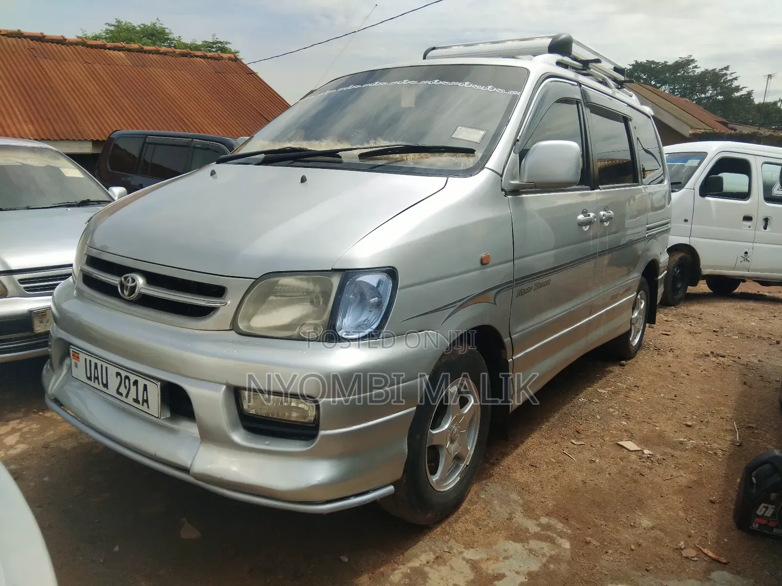 Toyota Noah 2002 Silver