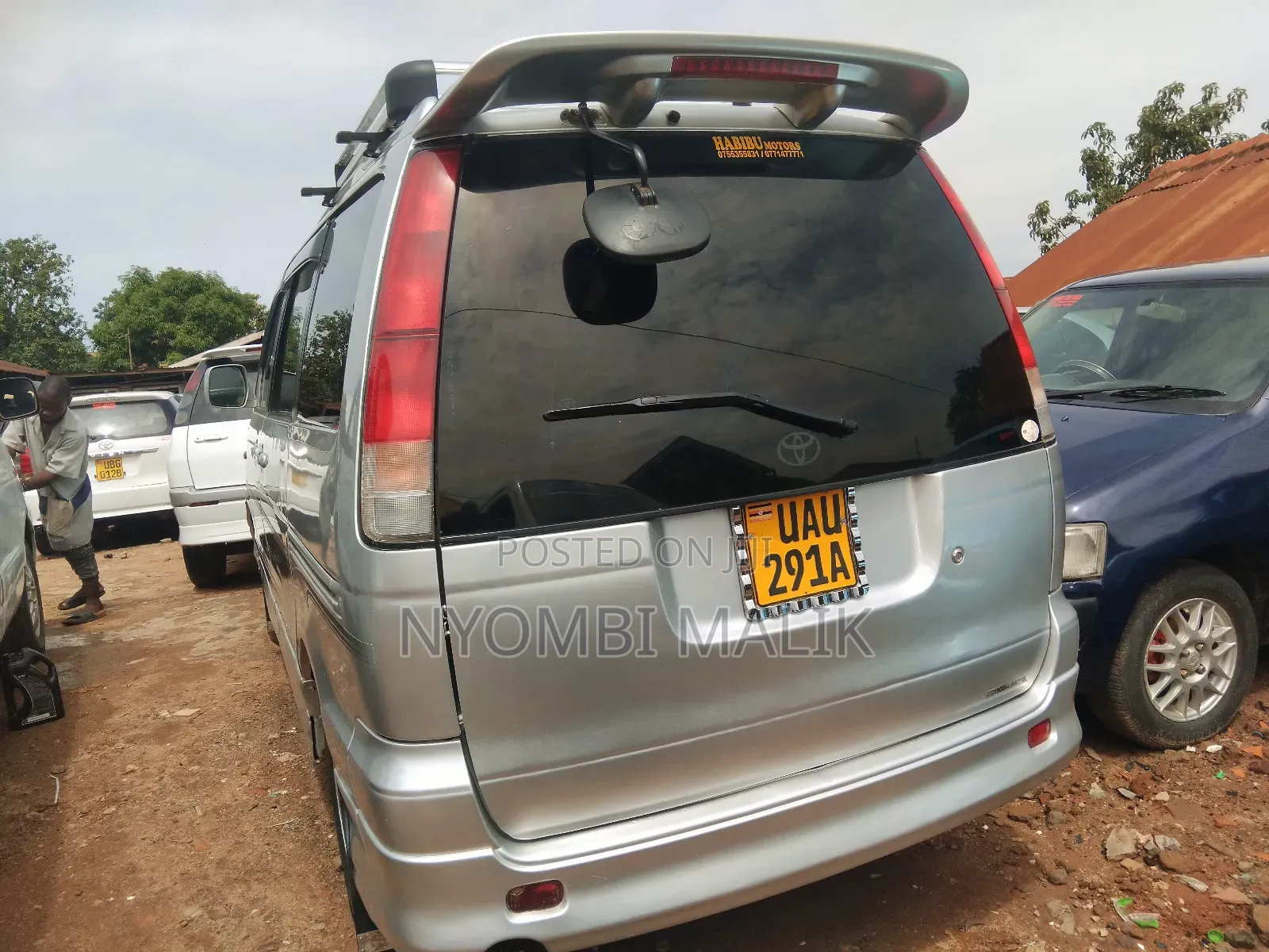 Toyota Noah 2002 Silver