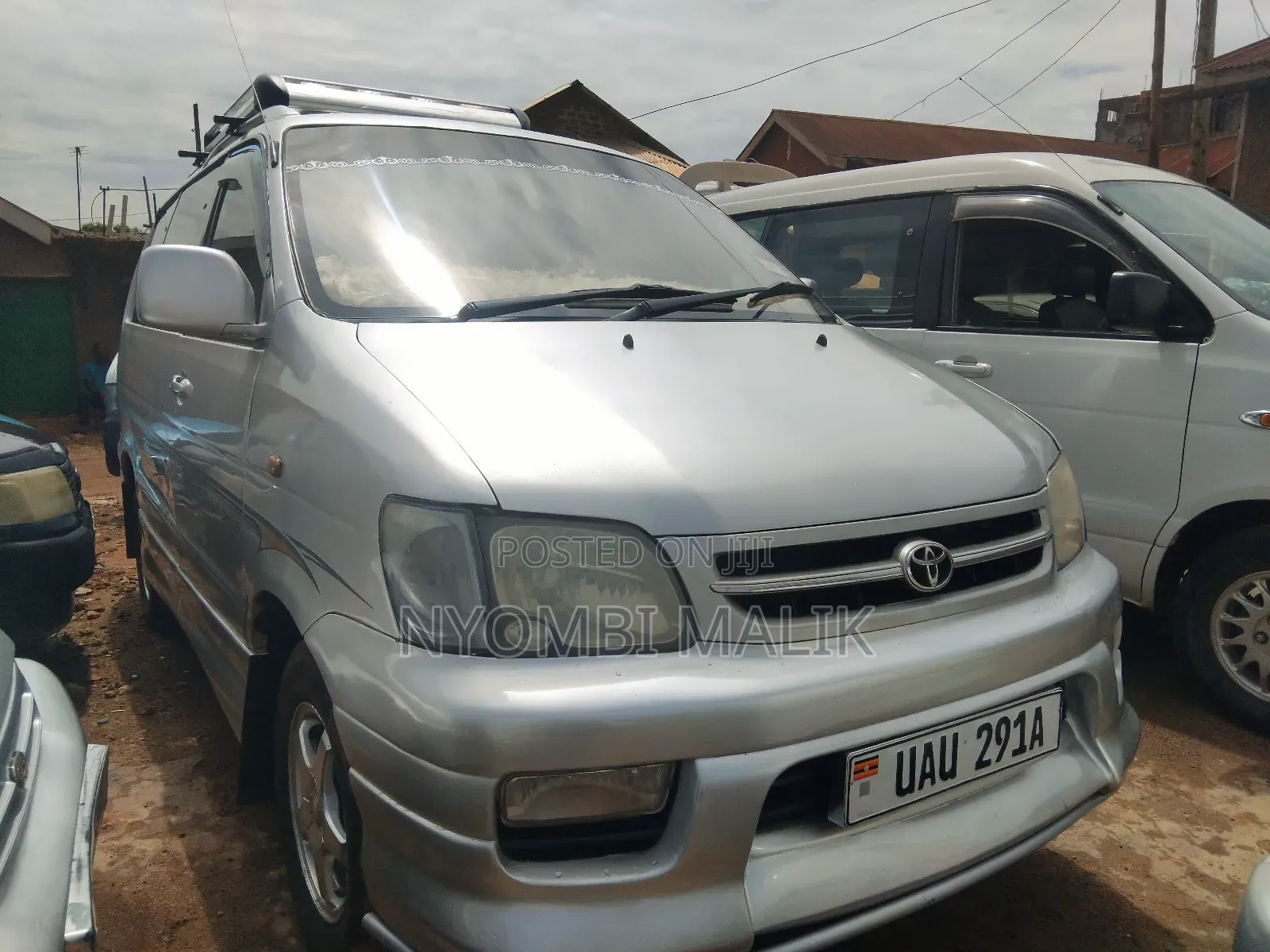 Toyota Noah 2002 Silver