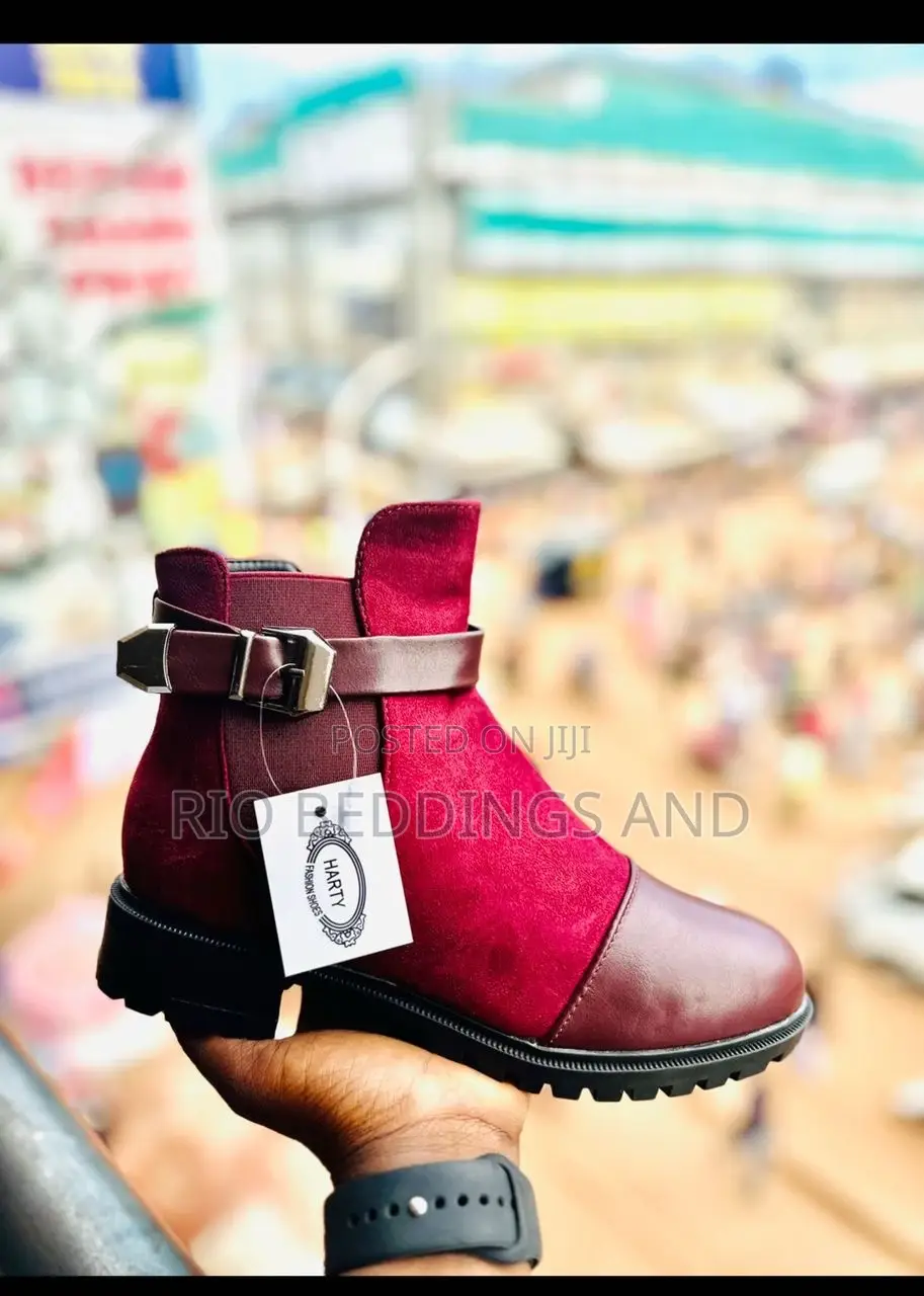 Ladies Boot Shoes / Suede And Leather