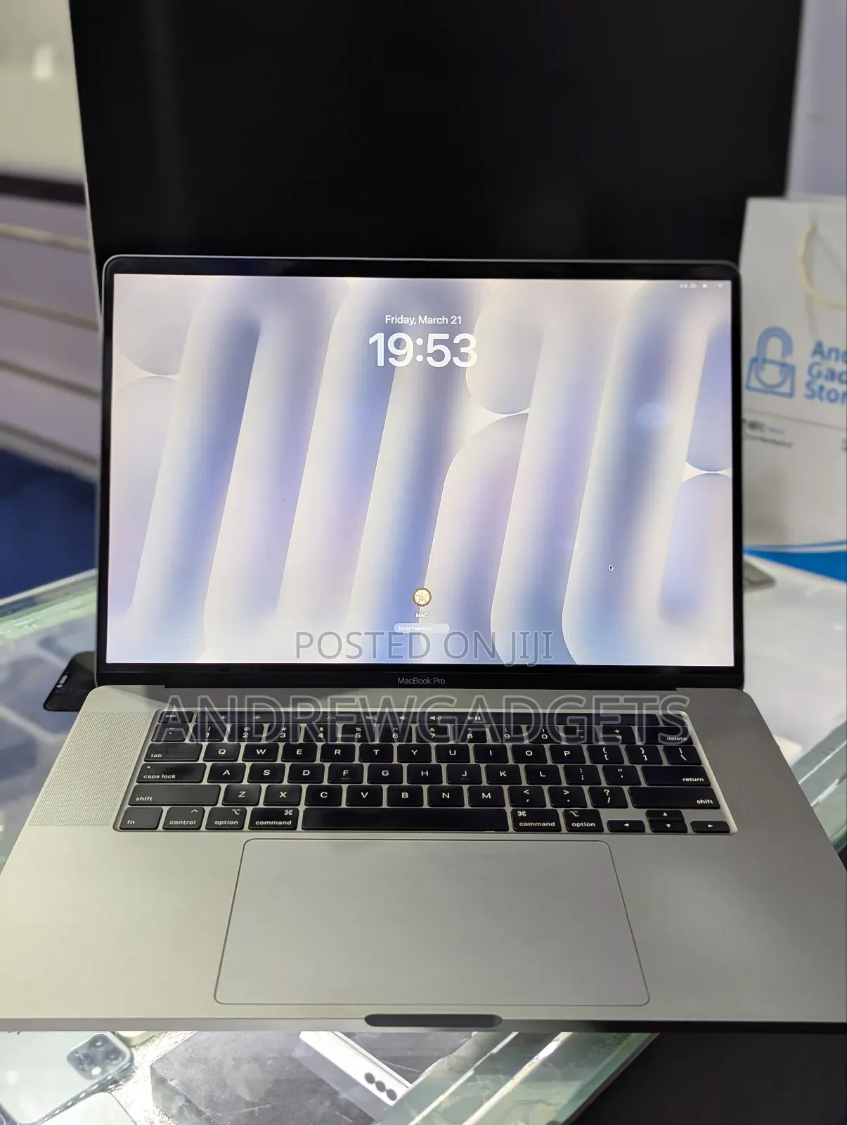 Laptop Apple MacBook Pro 2019 16GB Intel Core I9 SSD 1T
