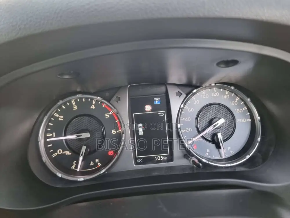 Toyota Hilux 2023 Gray