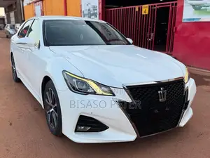Toyota Crown 2016 White