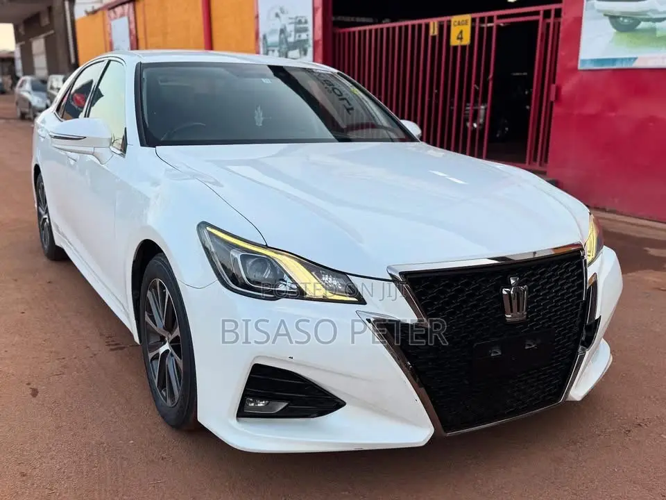 Toyota Crown 2016 White