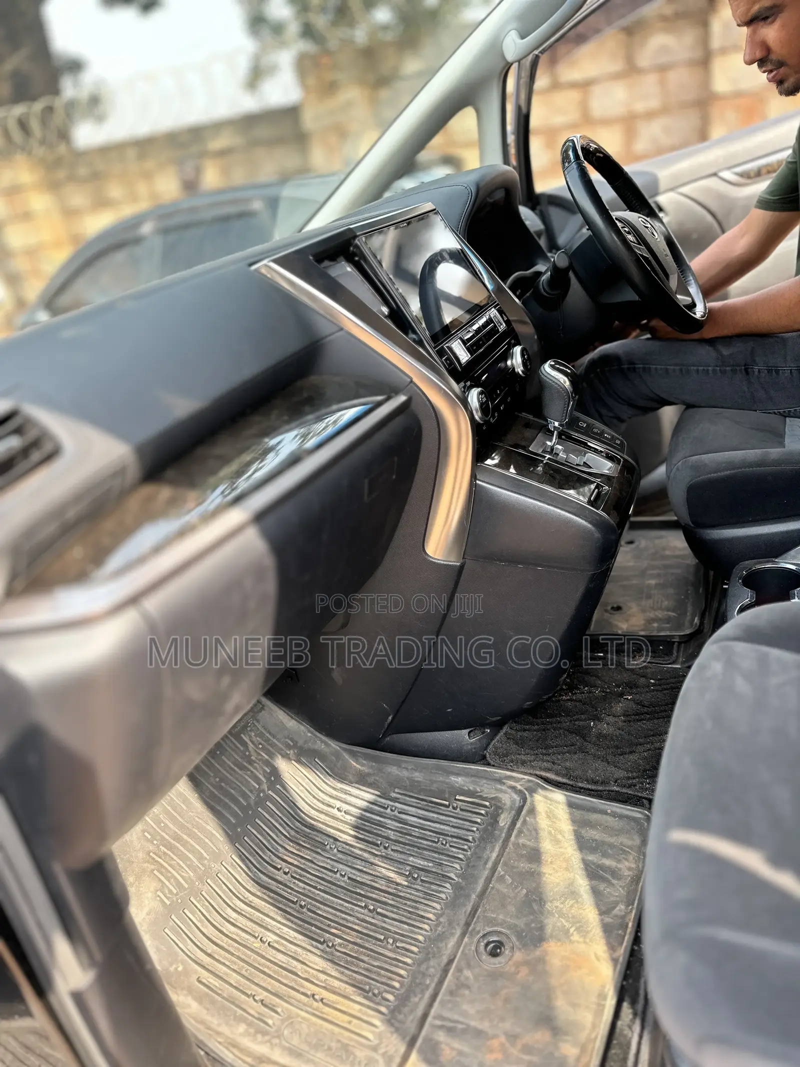 Toyota Alphard 2.5 Petrol AWD 2016 Black