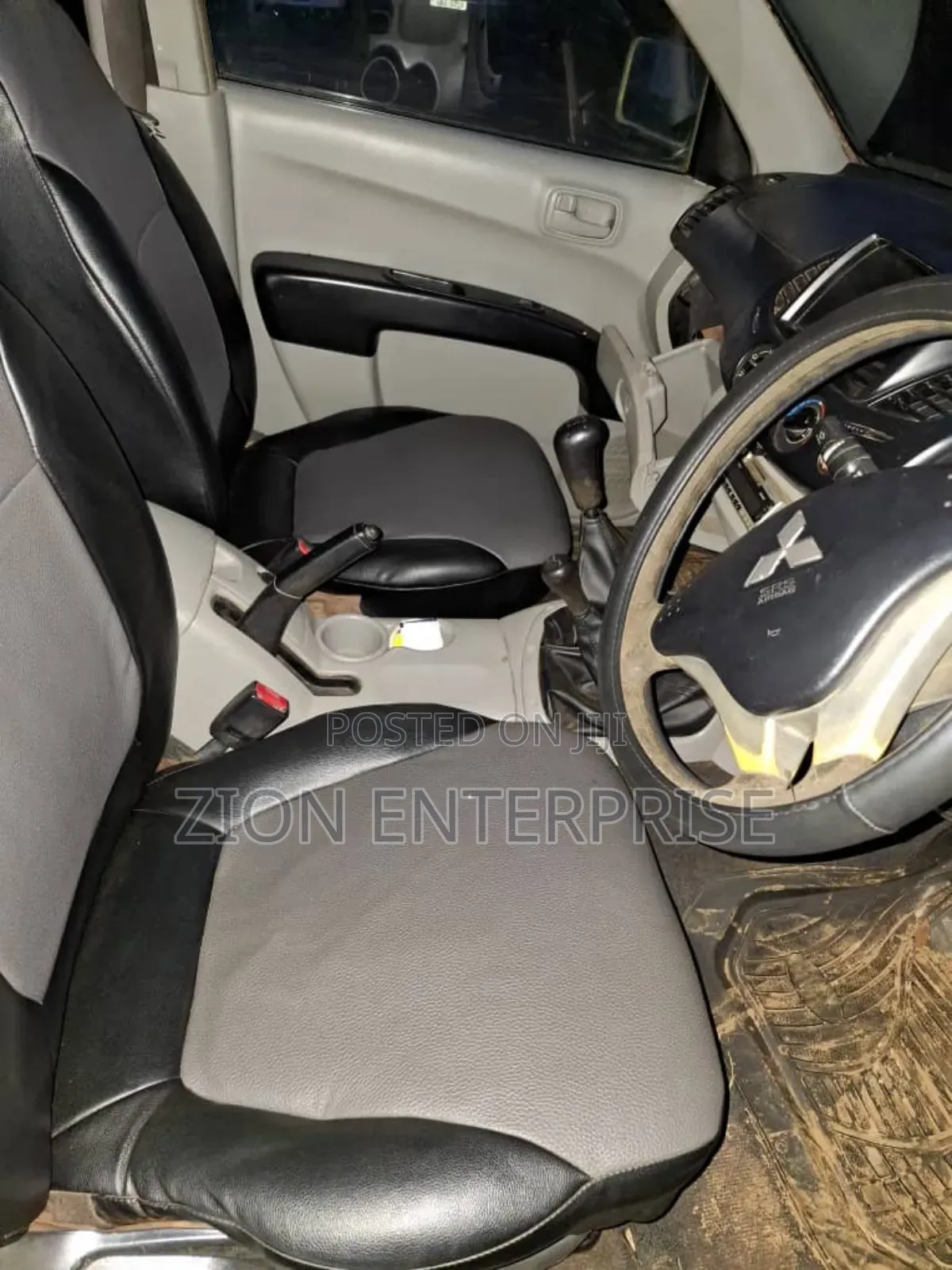 Mitsubishi L200 2013 Silver