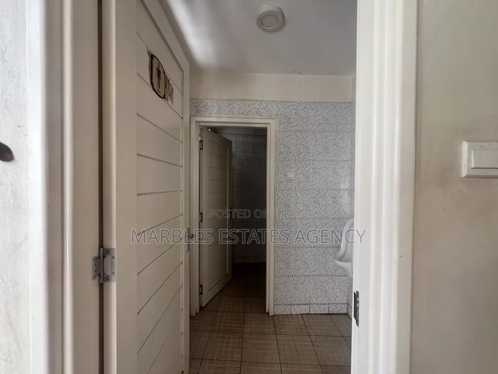 Office Space for Sale Located on Kanjokya Street, at $1.4m
