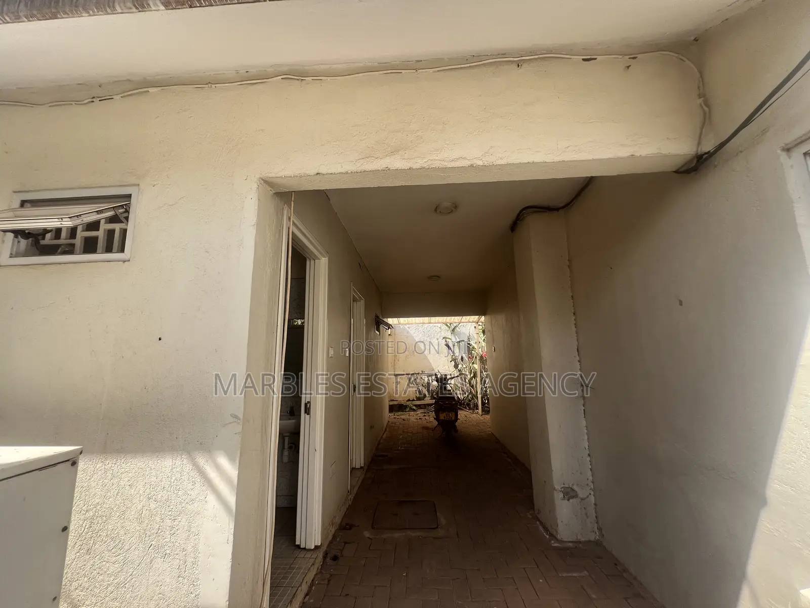 Office Space for Sale Located on Kanjokya Street, at $1.4m