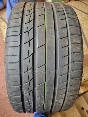 325/30r21 Used but Still Gd Tire.It Is Only One Piece