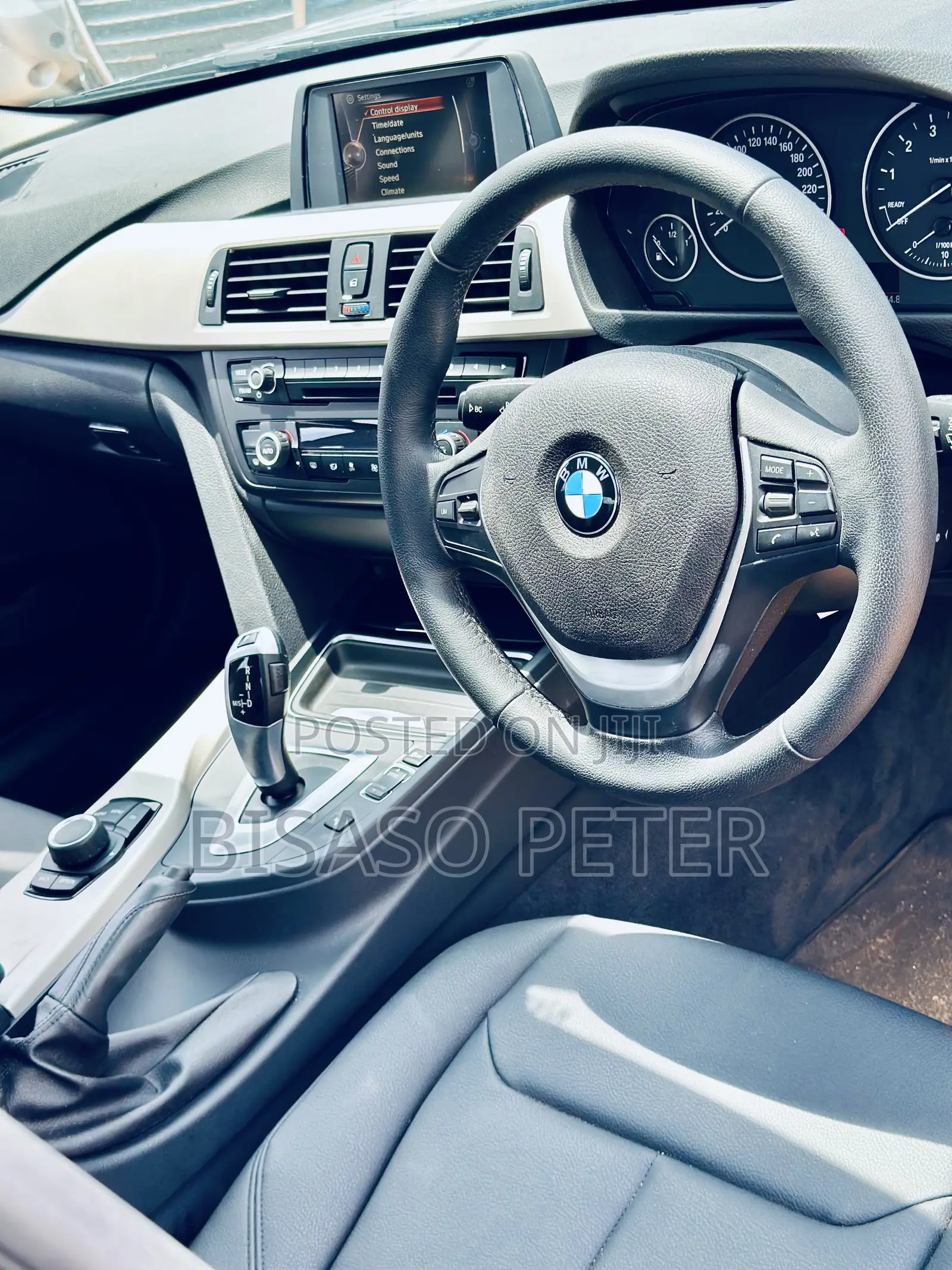 BMW 320i Sedan RWD 2014 Gray
