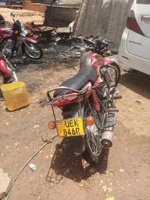 Mahindra Centuro 2017 Red