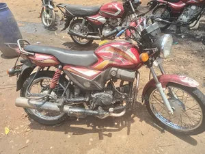 Mahindra Centuro 2017 Red