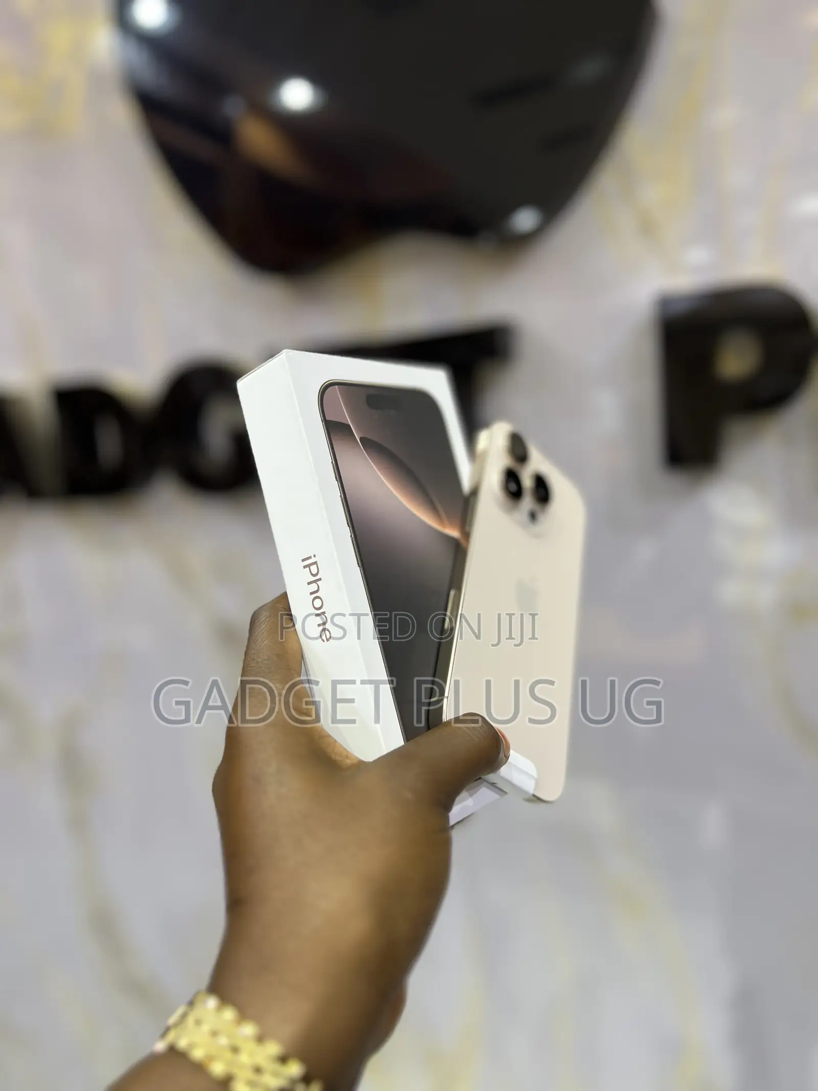 New Apple iPhone 16 Pro Max 1 TB Gold