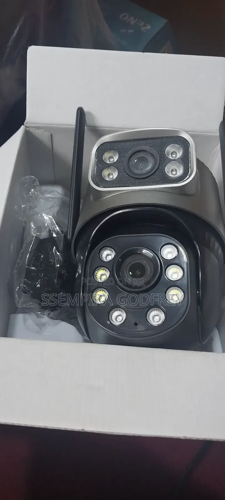 Camera With Double Lens Sc-20 Indoor and Outdoor Wireless