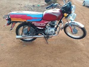 Bajaj Boxer 100 2022 Red