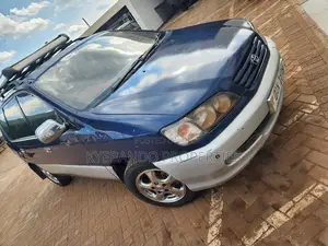 Photo - Toyota Ipsum 1999 Blue