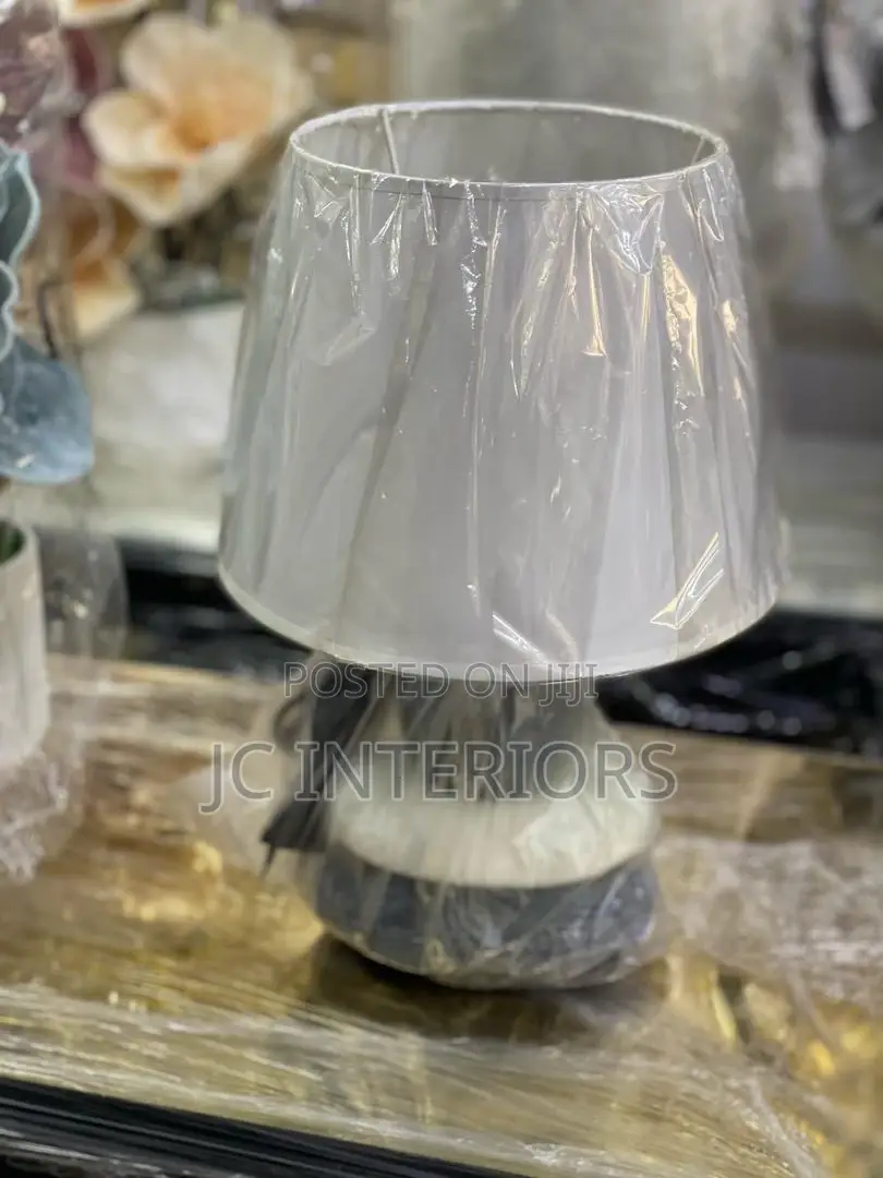 Quality W/B Bedside Lamp