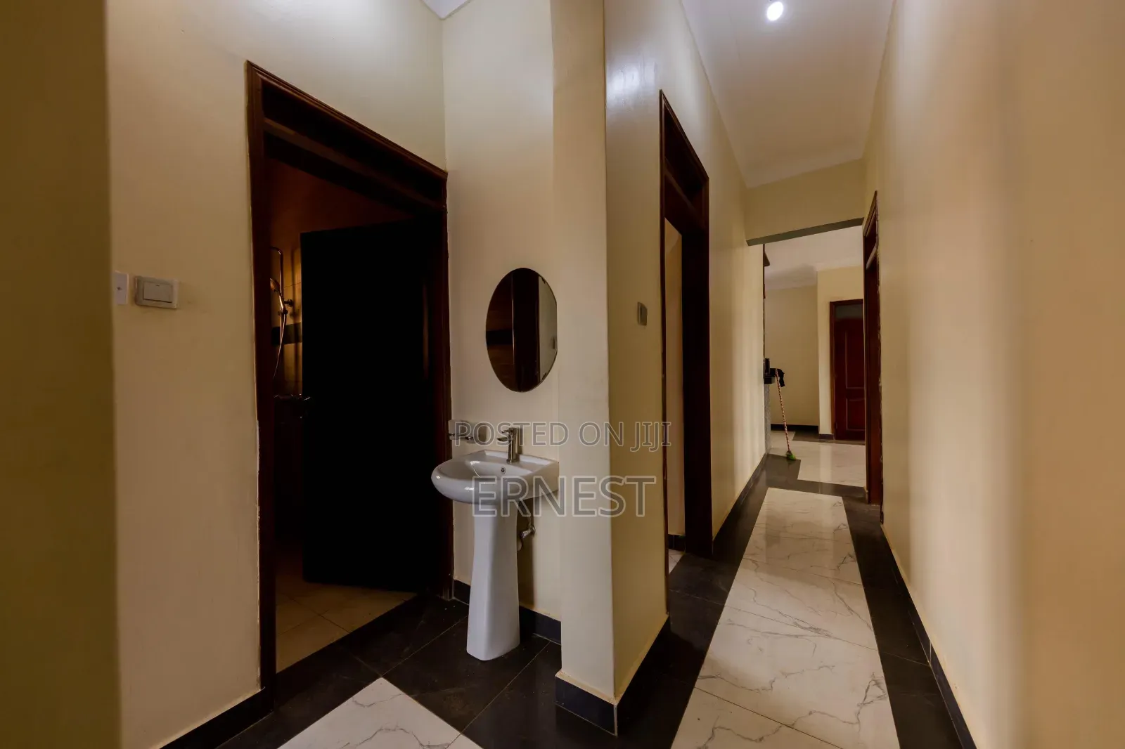3bdrm Condo in Kira for sale