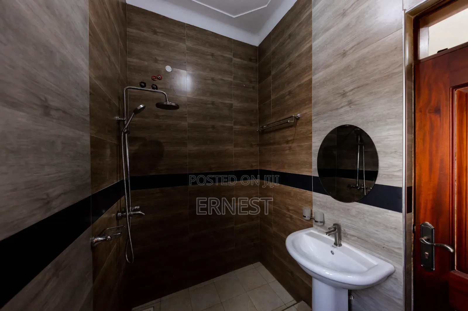 3bdrm Condo in Kira for sale
