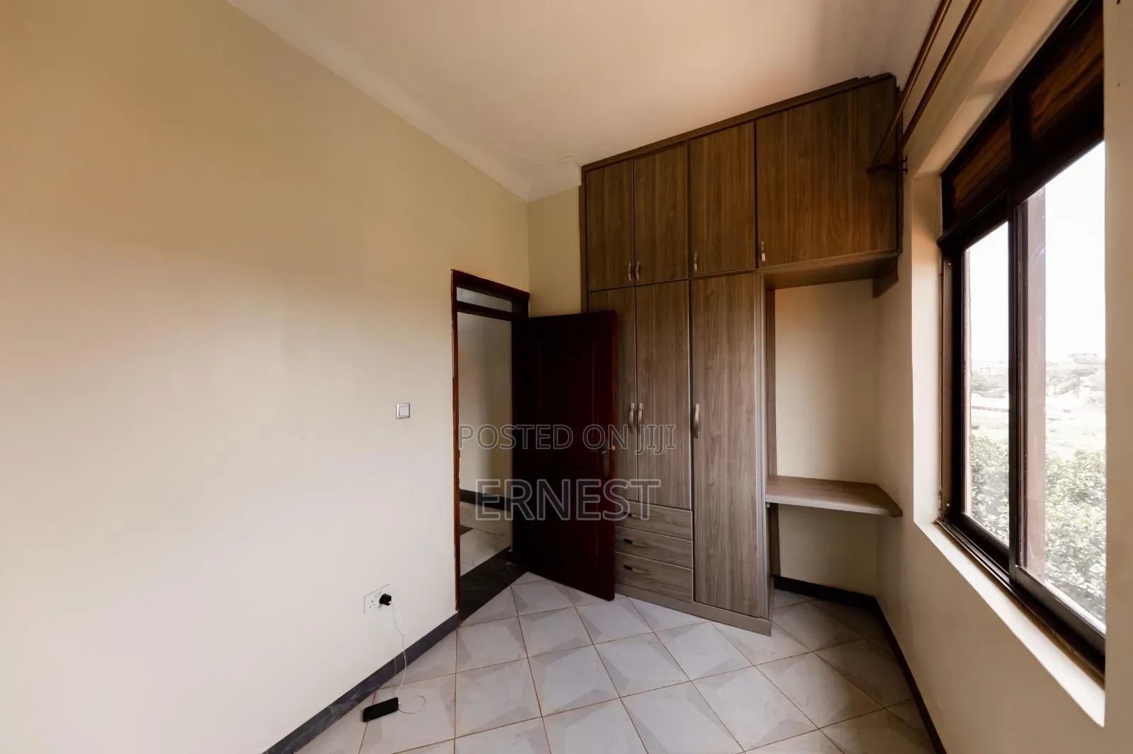 3bdrm Condo in Kira for sale