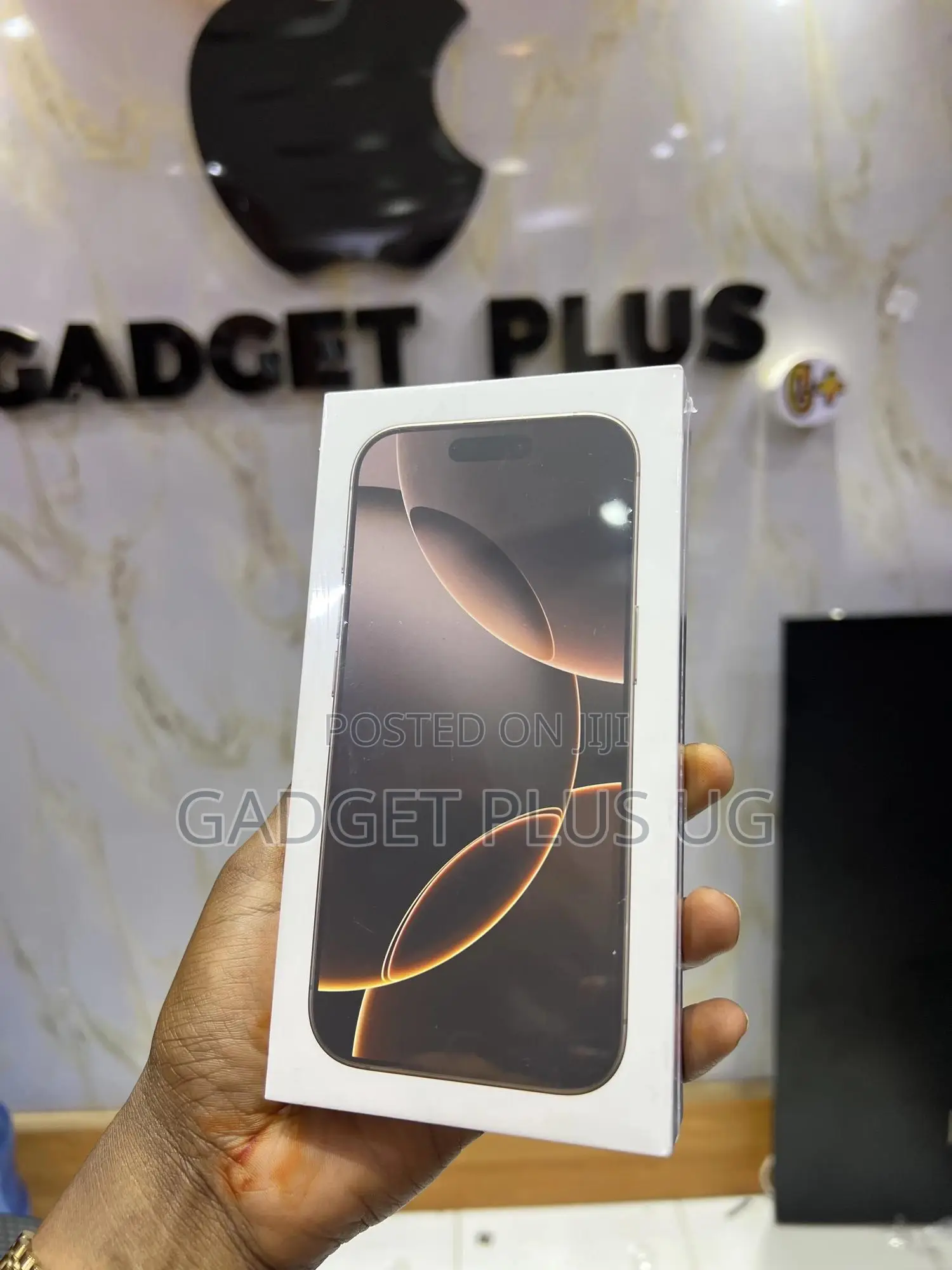 New Apple iPhone 16 Pro 128 GB Gold