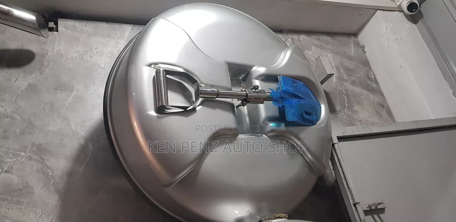 Car Spare Tyre Cover and Its Spade