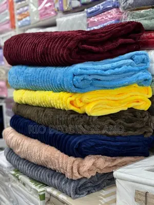 Fleece Blankets / Throw Blankets