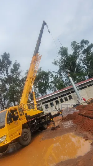 Photo - 16 Tone Crane for Hire All Jobs