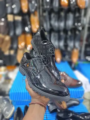 Shiny Oxfords Laces Up Black