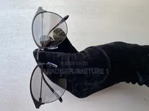 Photo - Photorchromic /Sunsensor Glasses