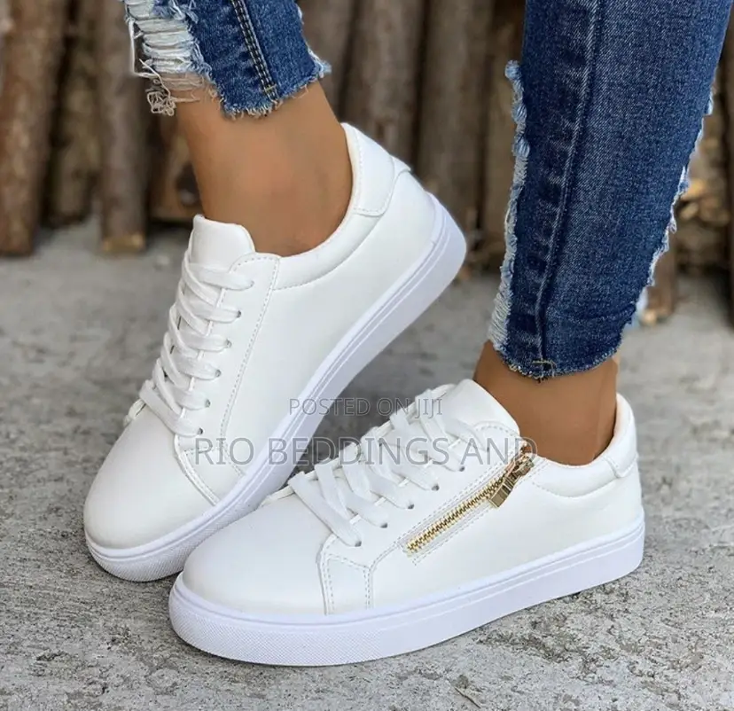 Ladies Sneakers Shoes / Colour White and Black