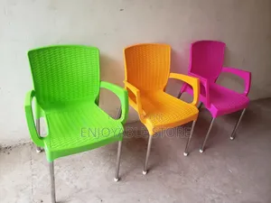 Plastic Chairs Plastic Chairs A05j
