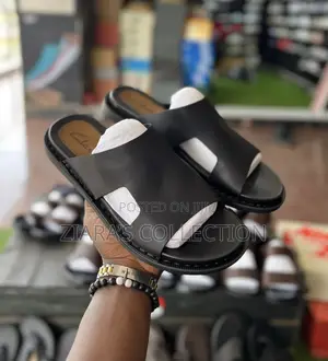 Black Clark’S Sandals