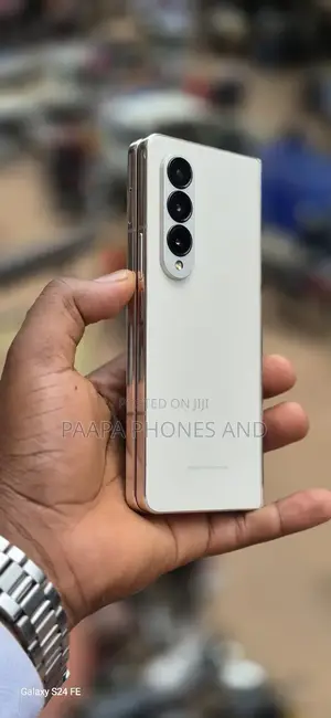 Samsung Galaxy Z Fold4 256 GB Gold
