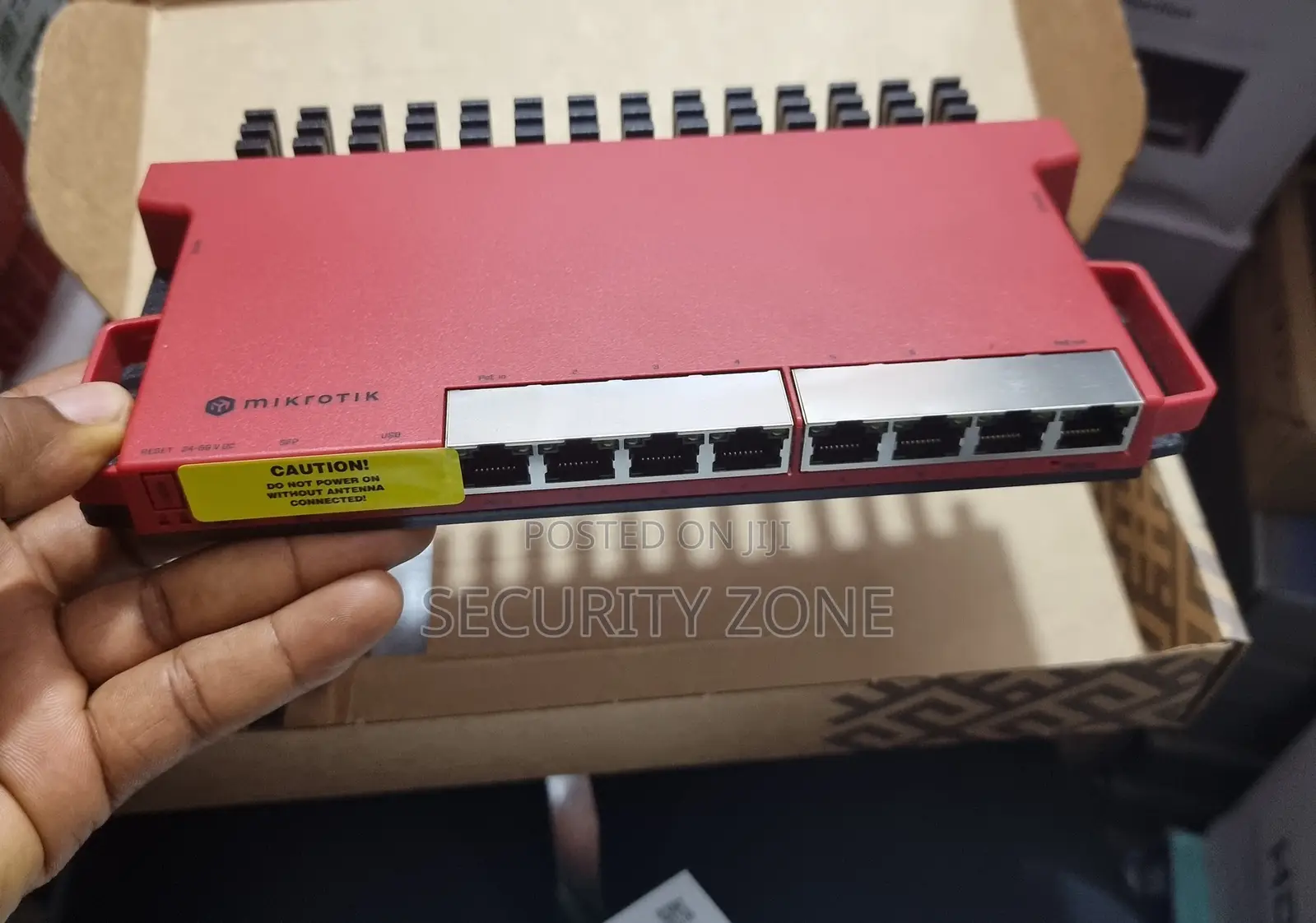 Mikrotik L009 With Antennas