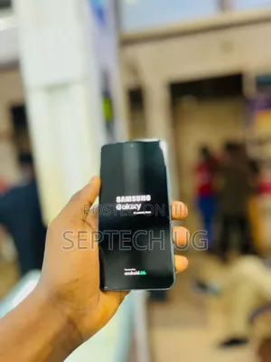 New Samsung Galaxy S22 5G 256 GB Green