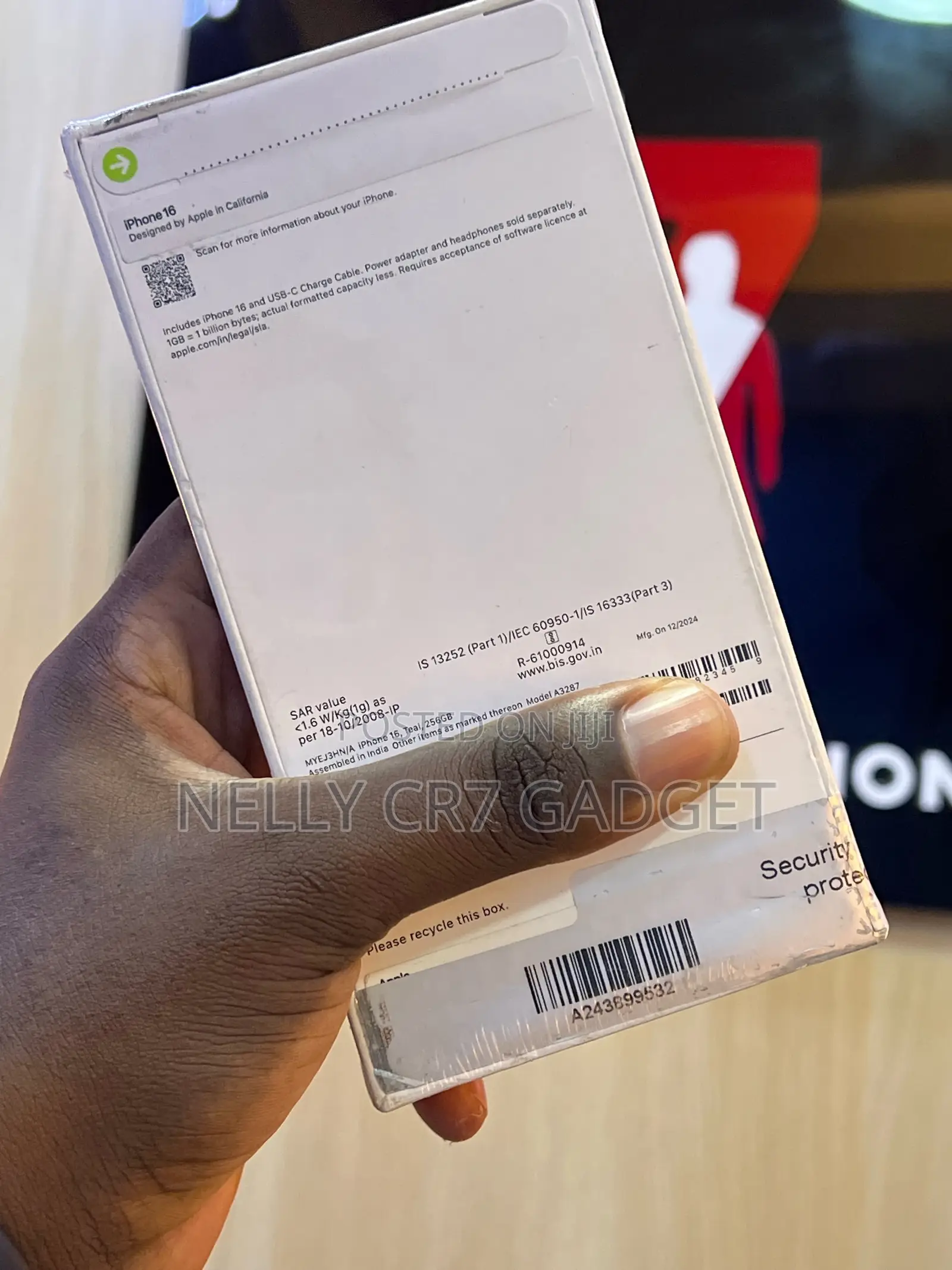New Apple iPhone 16 256 GB Green