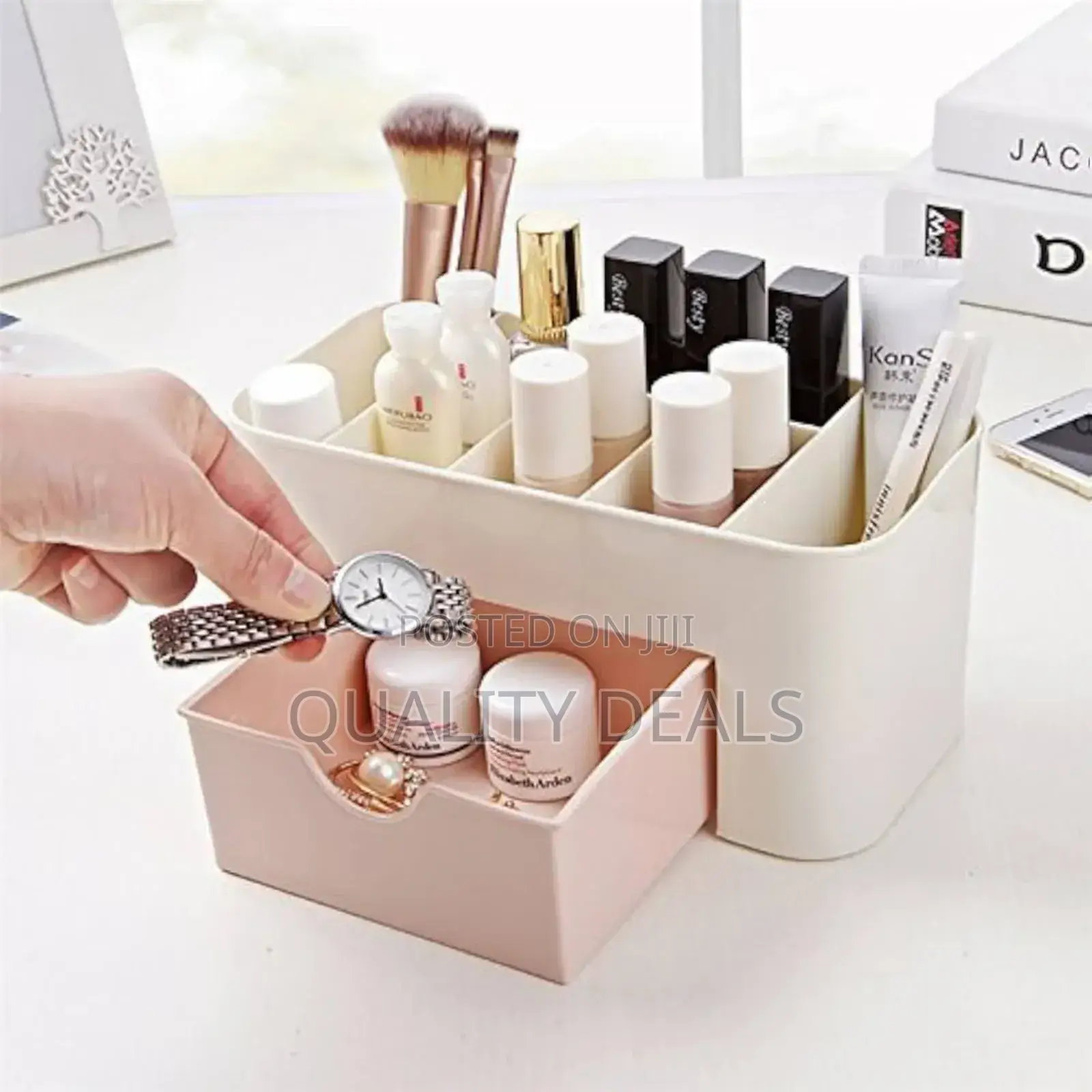 Plastic Makeup and Cosmetic Organizer