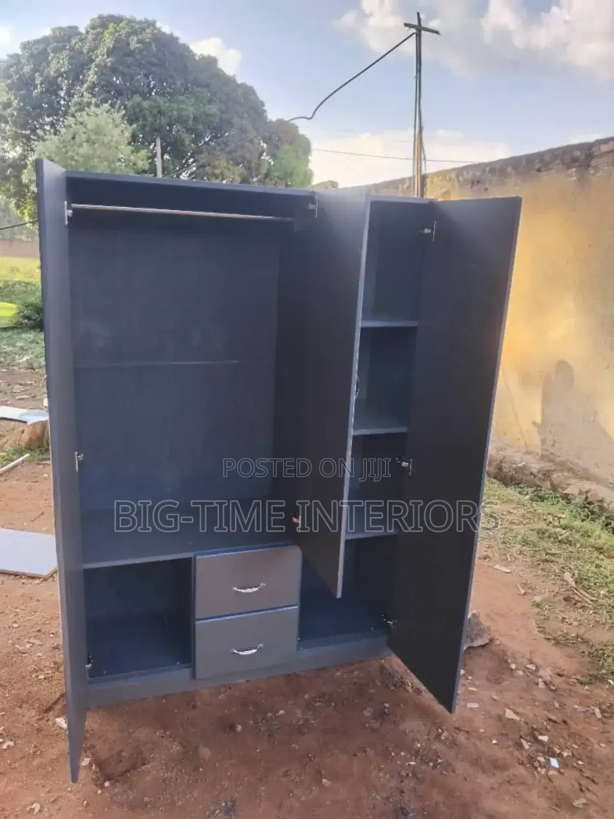 Glamorous Gray Wardrobe 4*6ft