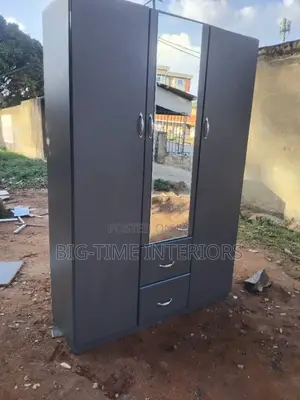 Glamorous Gray Wardrobe 4*6ft