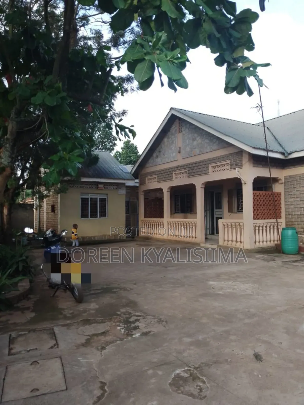 Furnished 7bdrm Apartment in Central Division for sale