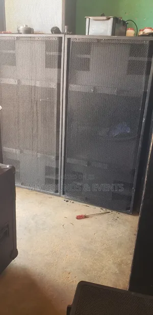 Admark Dual 18 Bass Speakers