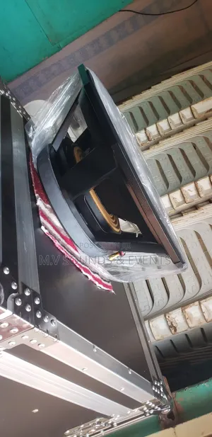 Admark Dual 18 Bass Speakers