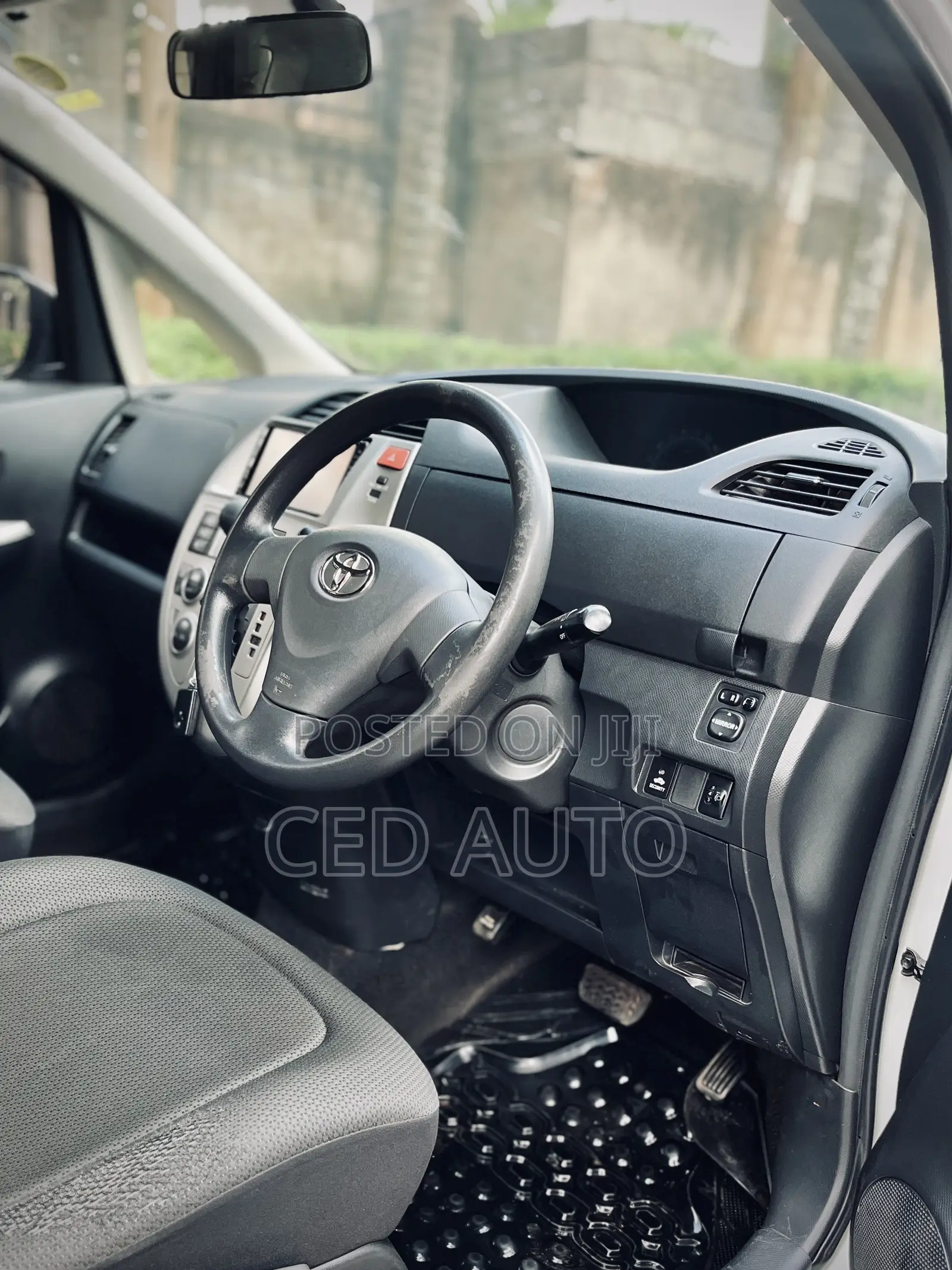 Toyota Ractis 2008 White