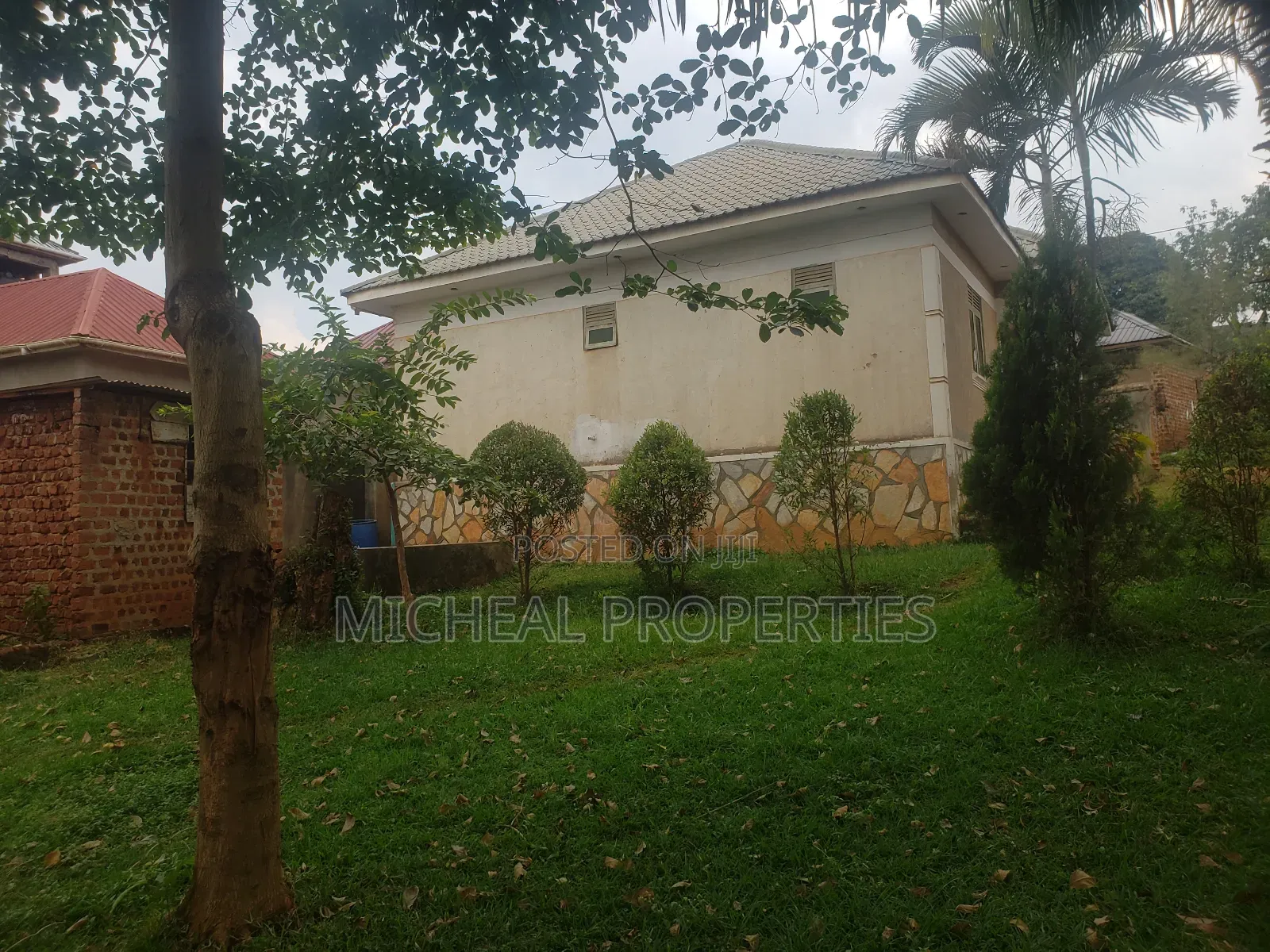 3bdrm House in Kiti Katade 120M, Kawempe for sale